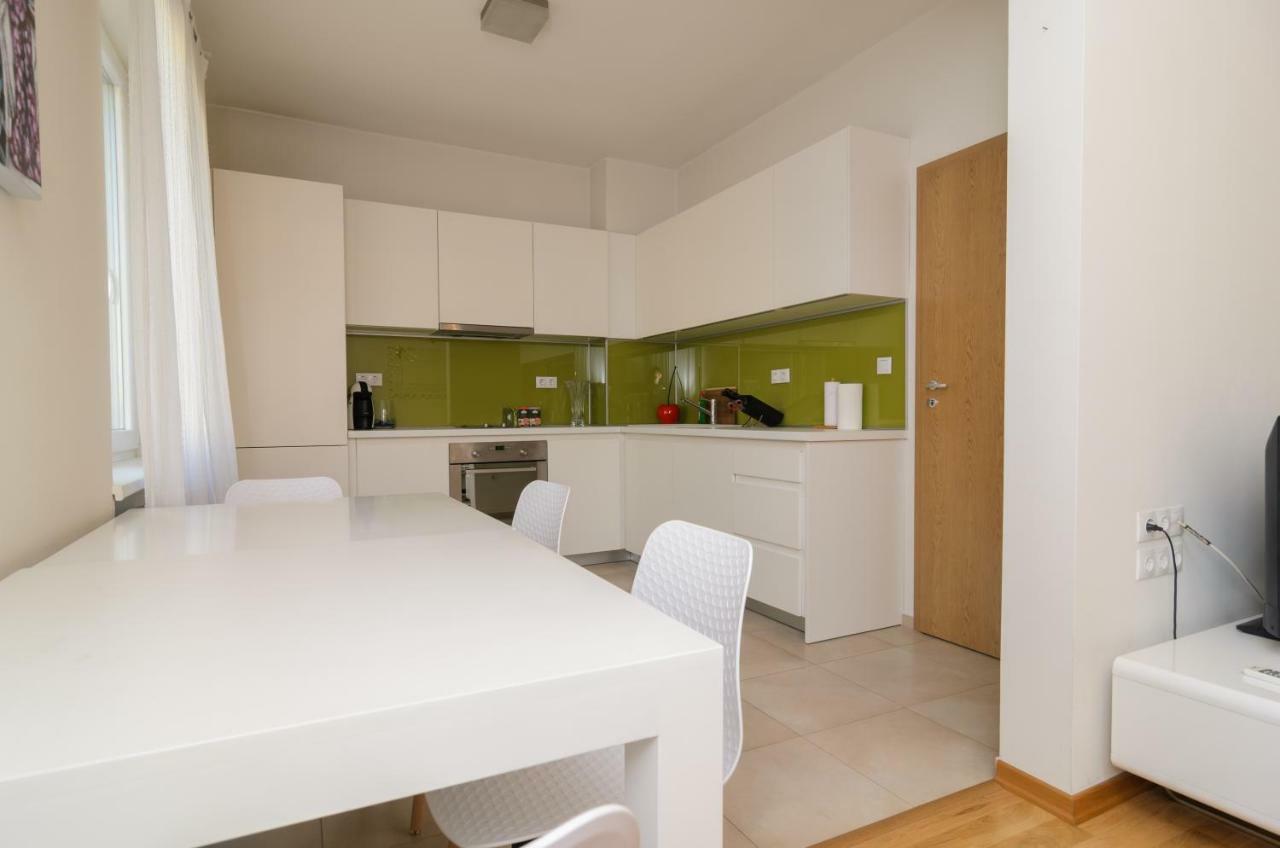 Rise & Shine Sofia Luxury Apartment By Flat Mаnager Kültér fotó