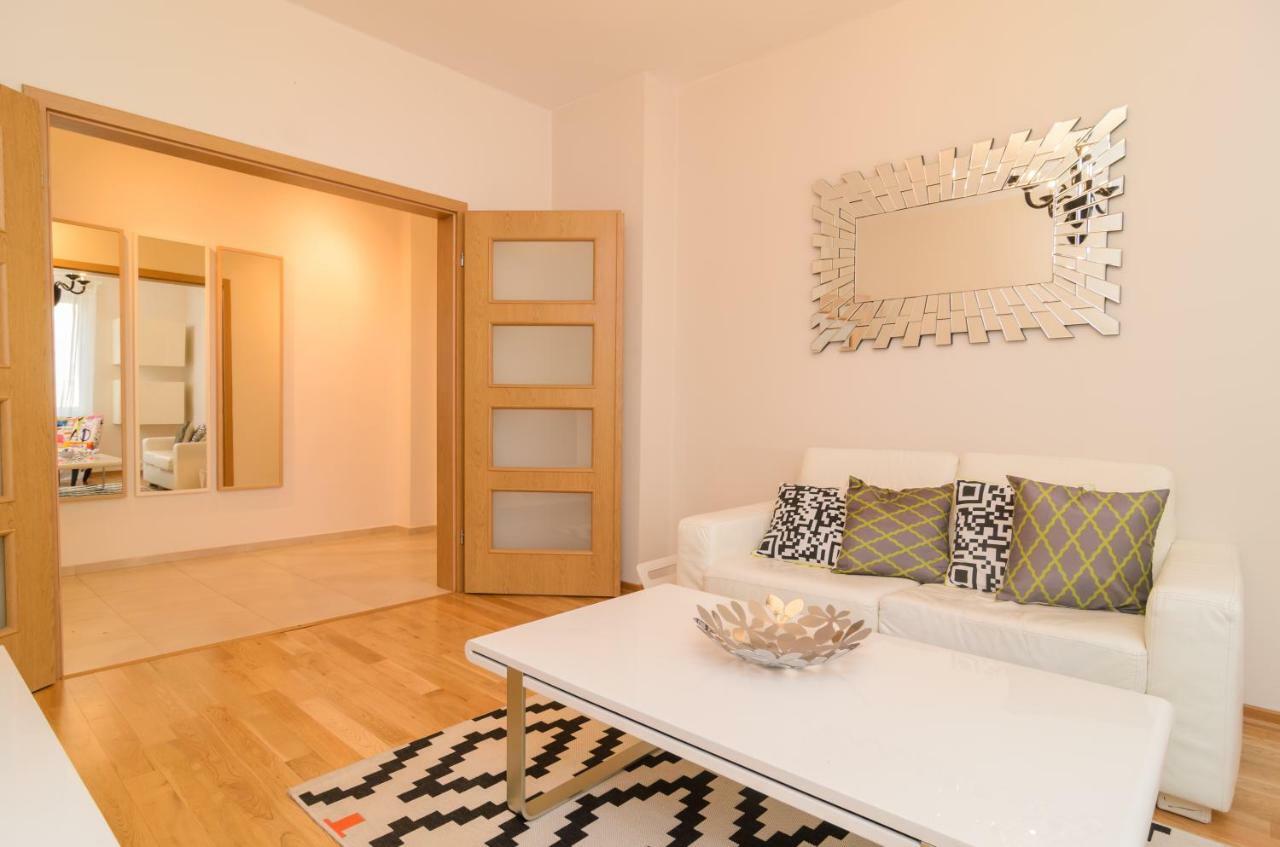 Rise & Shine Sofia Luxury Apartment By Flat Mаnager Kültér fotó